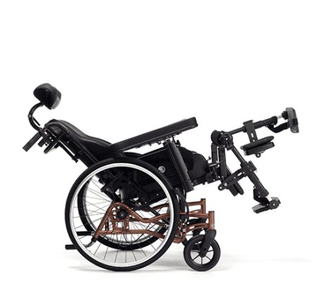 Multifunktionsrollstuhl Inovys II Evo, mit Trommelbremse, Tisch und Seitenpelotten SB 45 cm