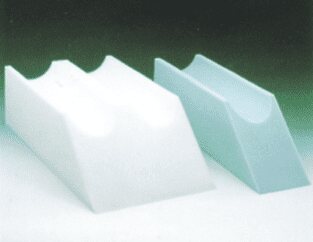Beinhochlagerungsschiene 45° 75x20x22 cm mit Kunstlederbezug weiß