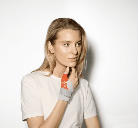 Mittelhand-Daumenschiene beige Gr. L links